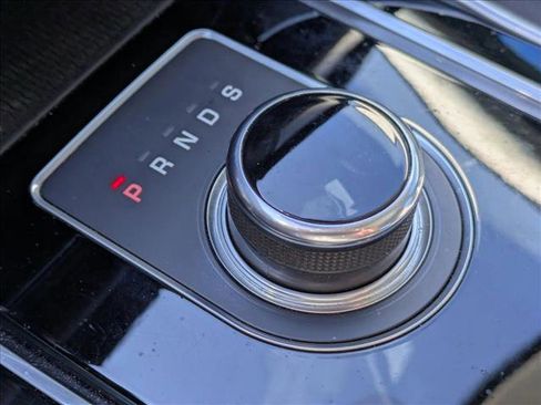 Used 2017 Jaguar XF 35t image 15