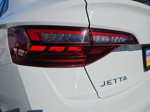 Used 2022 Volkswagen Jetta Sport image 37