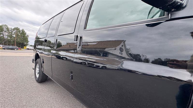 Used 2015 Chevrolet Express 2500 LS RWD image 26