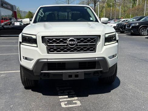 Certified 2024 Nissan Frontier SL w/ Technology Package image 4