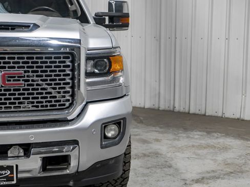 Used 2017 GMC Sierra 2500 Denali w/ Duramax Plus Package image 46