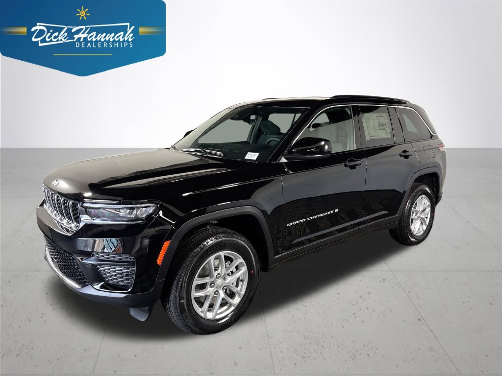 New 2026 Jeep Grand Cherokee Laredo w/ Trailer Tow Package AWD/4WD image 1