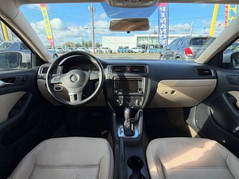 Used 2011 Volkswagen Jetta SE image 13