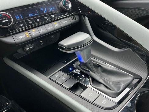 Used 2025 Hyundai Elantra Limited image 43