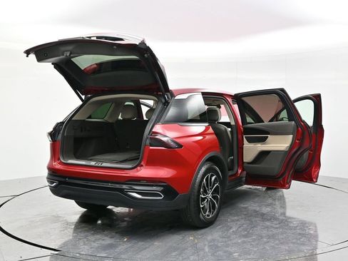 Used 2025 Lincoln Nautilus Premier image 56