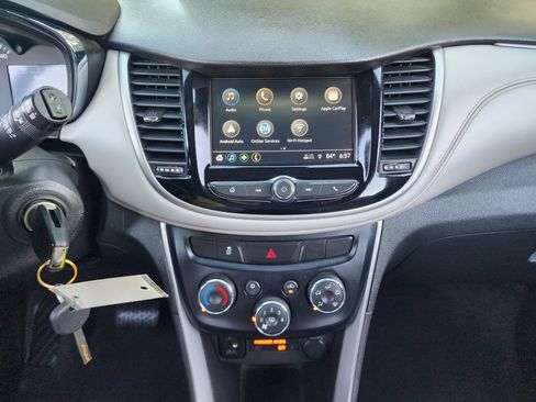 Used 2019 Chevrolet Trax LS FWD image 31