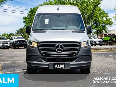 Used 2024 Mercedes-Benz Sprinter 2500 image 10