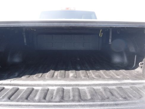 Used 2022 RAM 2500 Tradesman w/ Chrome Appearance Group AWD/4WD image 8