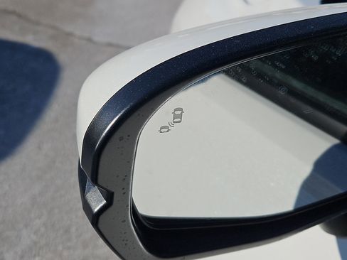 New 2026 Honda HR-V EX-L image 6