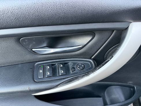 Used 2015 BMW 320i xDrive Sedan image 11