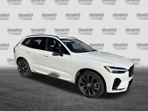 Used 2025 Volvo XC60 B5 Plus w/ Climate Package image 2