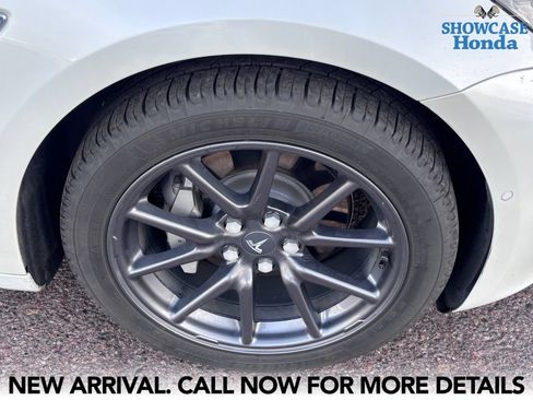 Used 2020 Tesla Model 3 Standard Range RWD image 8