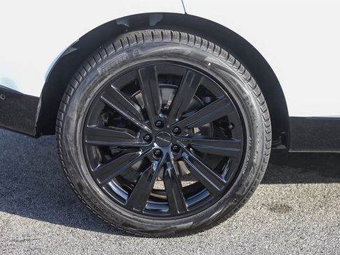 New 2026 Land Rover Range Rover SE image 11