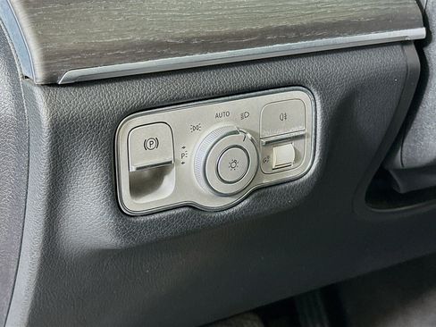 Used 2022 Mercedes-Benz GLE 350 4MATIC image 17