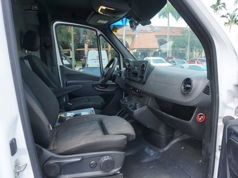 Used 2019 Mercedes-Benz Sprinter 144 image 3