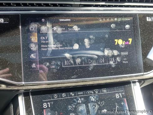 Used 2024 Audi Q8 Prestige image 17