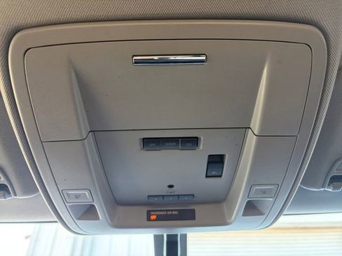 Used 2018 Chevrolet Silverado 1500 LT w/ Texas Edition image 12