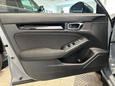 Used 2025 Honda Civic Sport image 11