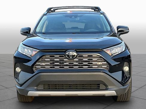 Used 2019 Toyota RAV4 Limited w/ Cold Weather Package FWD image 4