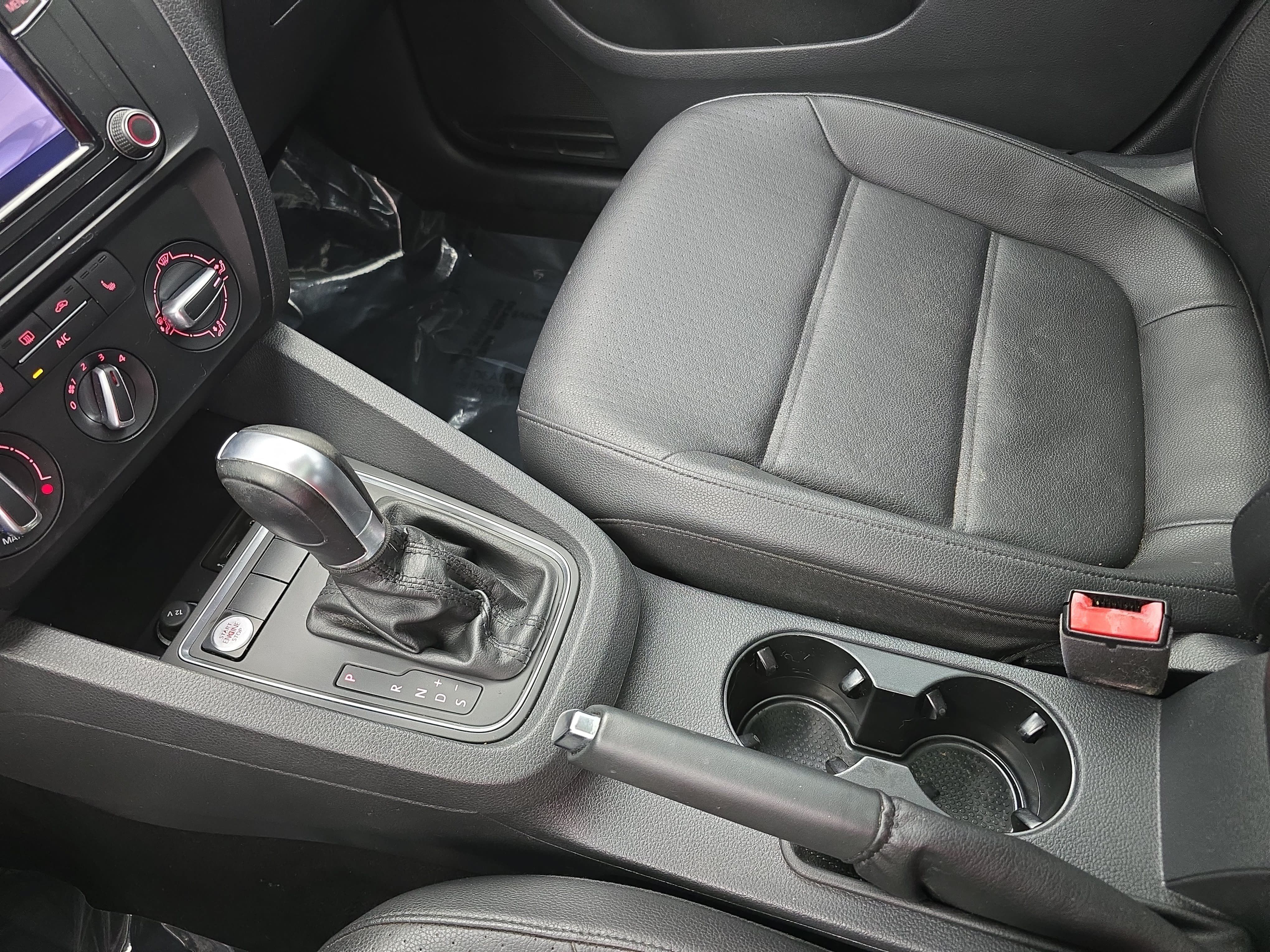 Used 2017 Volkswagen Jetta SE FWD image 24