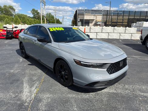 Used 2025 Honda Accord SE image 8