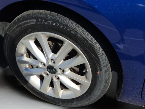 Used 2017 Kia Forte LX w/ LX Popular Package FWD image 27