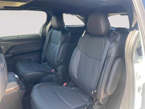 New 2026 Toyota Sienna Platinum image 13