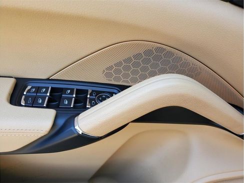 Used 2017 Porsche Cayenne S AWD/4WD image 31