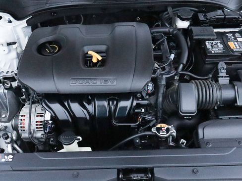 Used 2024 Kia Forte LXS image 18