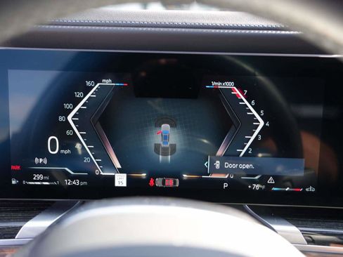 Certified 2023 BMW 740i 740i Sedan RWD w/ Parking Assistance Package image 19