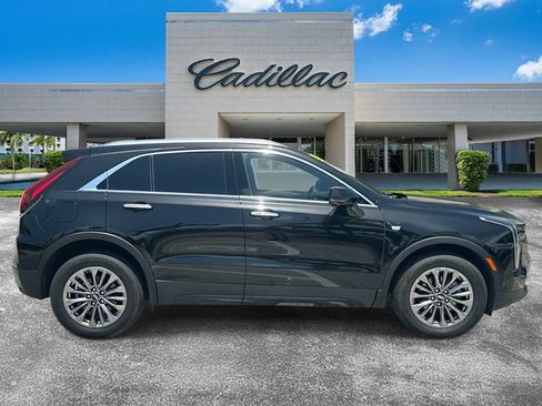 Certified 2025 Cadillac XT4 Premium Luxury FWD image 6