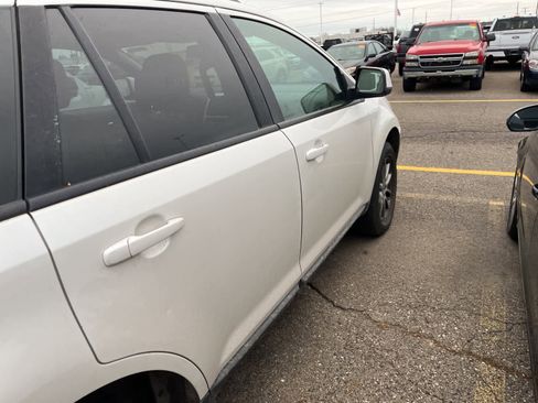 Used 2010 Ford Edge SEL image 15