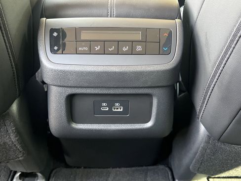 Certified 2025 Nissan Pathfinder SL AWD/4WD image 17