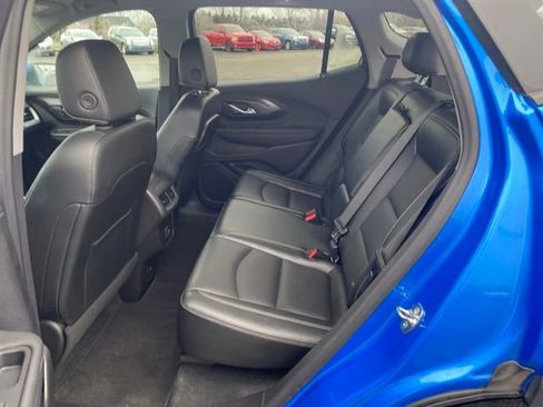 Used 2024 GMC Terrain SLT image 19