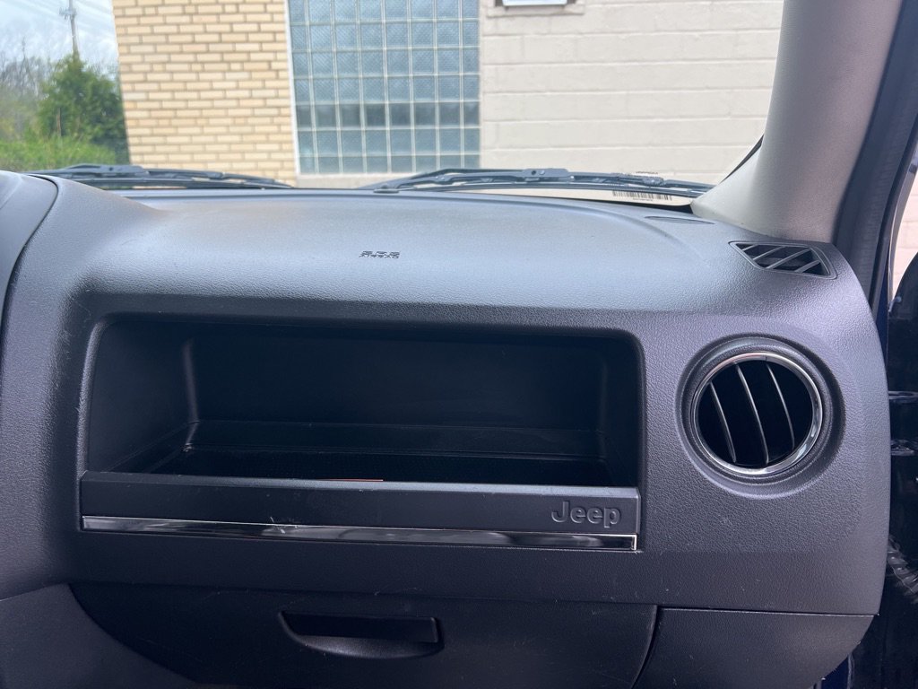 Used 2016 Jeep Patriot High Altitude FWD image 15