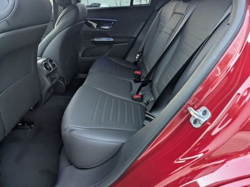 Used 2026 Mercedes-Benz GLC 300 image 13