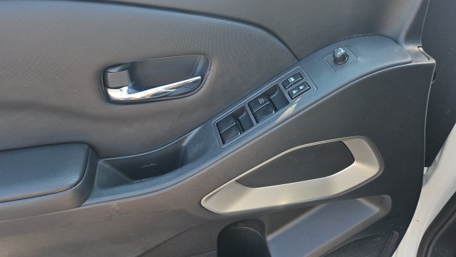 Used 2023 Nissan Frontier SV AWD/4WD image 3