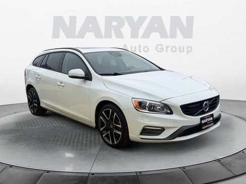 Used 2018 Volvo V60 T5 Dynamic w/ Vision Package image 2