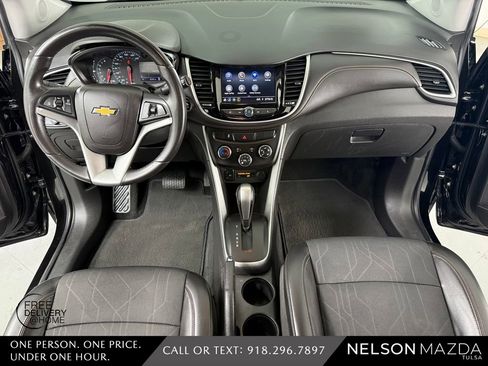Used 2020 Chevrolet Trax LT w/ Redline Edition FWD image 36