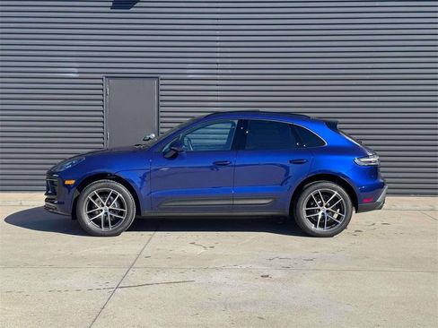 Certified 2026 Porsche Macan AWD/4WD image 2