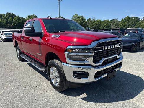 Used 2026 RAM 2500 Big Horn AWD/4WD image 2