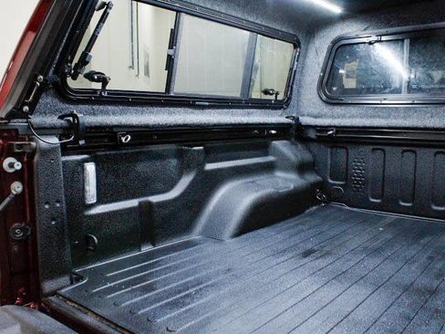 Used 2021 Jeep Gladiator Overland image 28