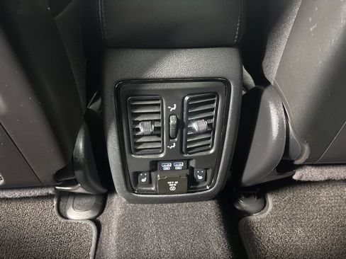 Certified 2019 Jeep Grand Cherokee High Altitude image 30