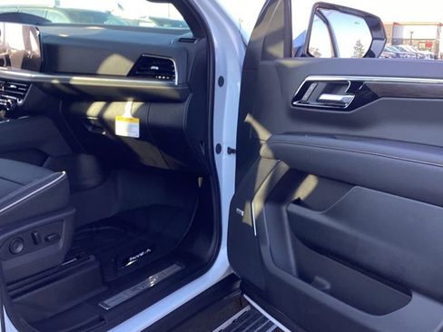 New 2026 Chevrolet Suburban Premier image 28