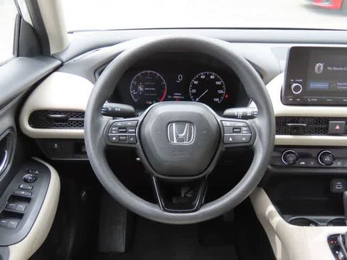Used 2023 Honda HR-V LX image 18