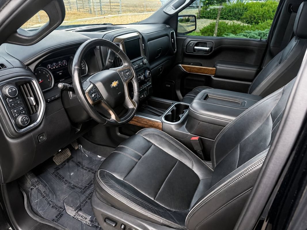 Used 2021 Chevrolet Silverado 1500 High Country w/ Technology Package AWD/4WD image 9