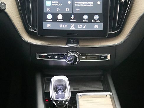 New 2026 Volvo XC60 B5 Plus w/ Protection Package Premier AWD/4WD image 28