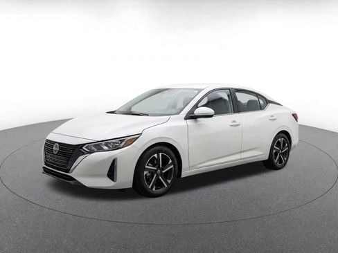 Used 2025 Nissan Sentra SV FWD image 3