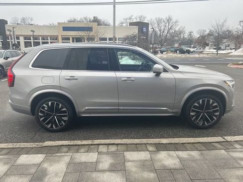 Used 2025 Volvo XC90 B6 Plus image 6