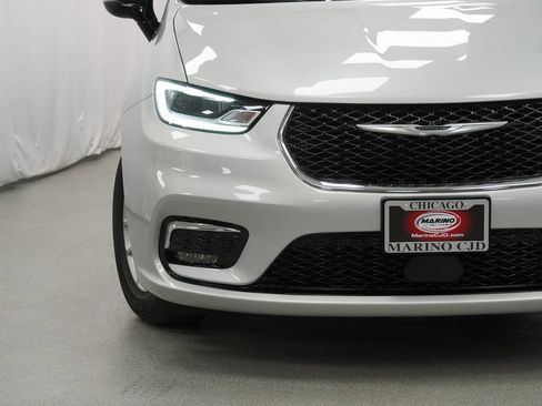 New 2026 Chrysler Pacifica Select image 6